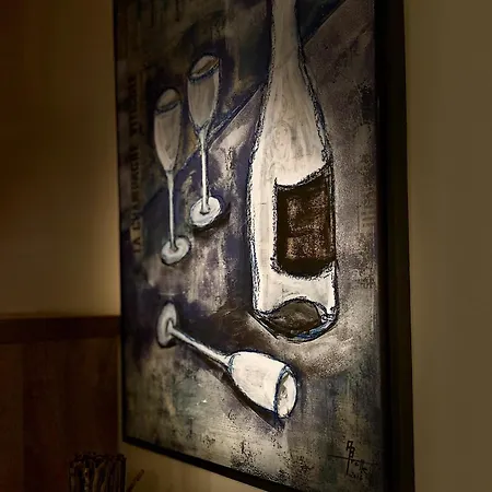 Les Demoiselles Hotel